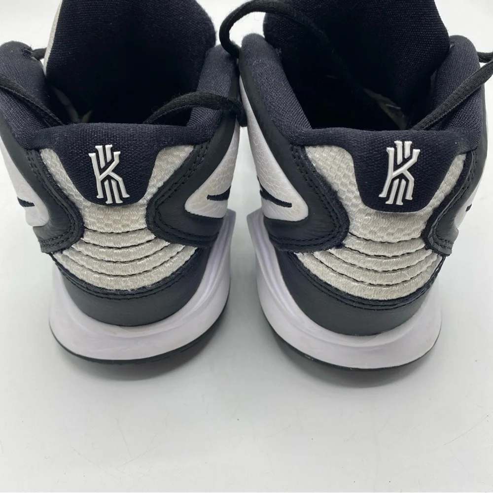 Nike Kyrie Infinity Team Basketball Black/White Panda DO9616-100 Big Kids 5